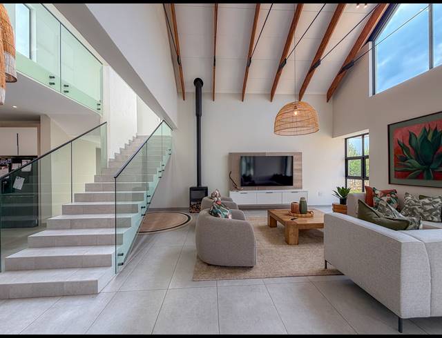 5 BEDROOM FREEHOLD FOR SALE IN MIDSTREAM HEIGHTS